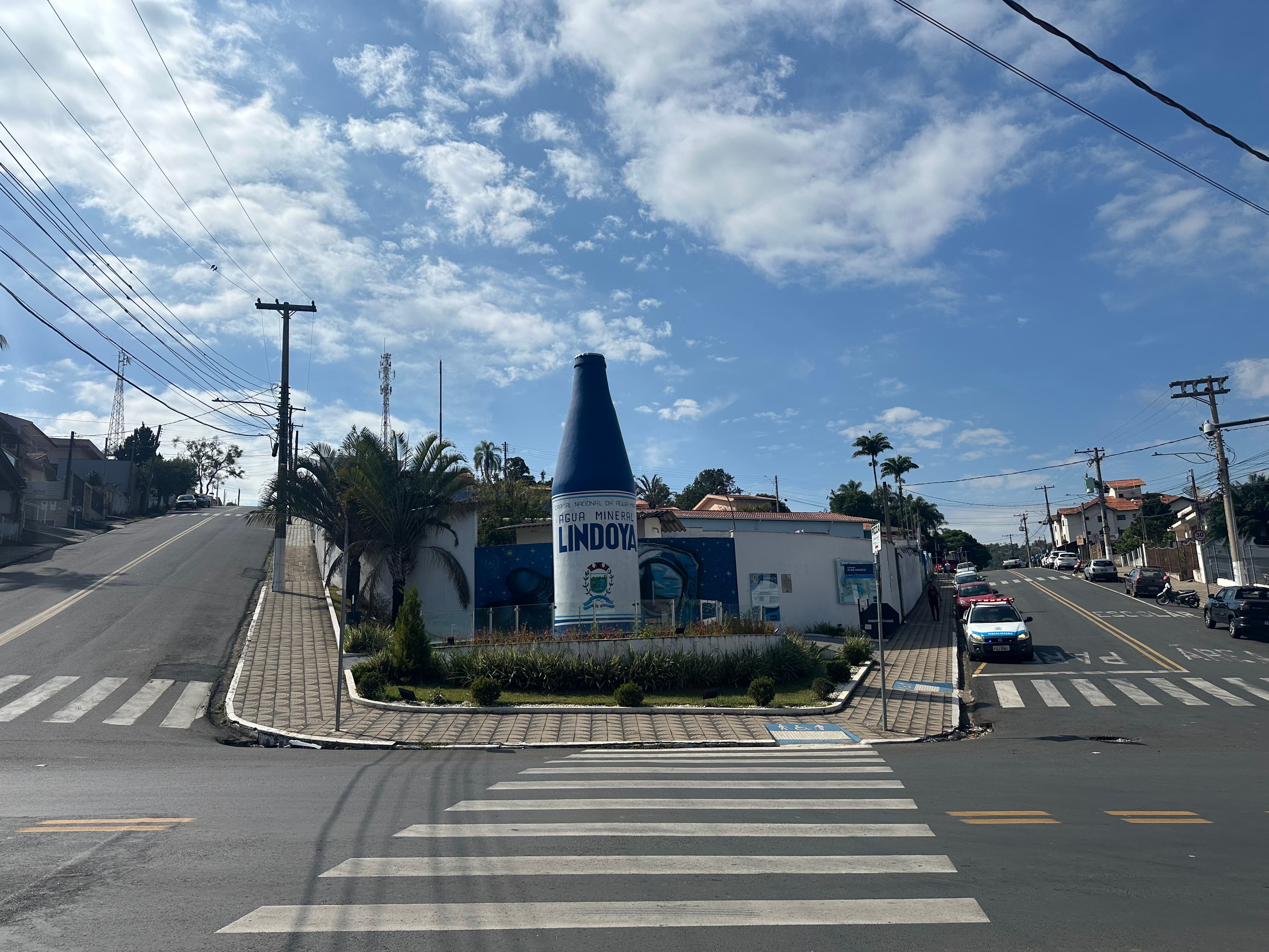Imóveis de qualidade em IMÓVEIS LINDÓIA - Encontre sua casa dos sonhos